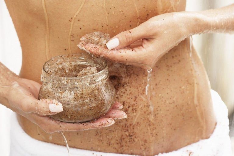 El exfoliante corporal: Beneficios, tipos y recomendaciones
