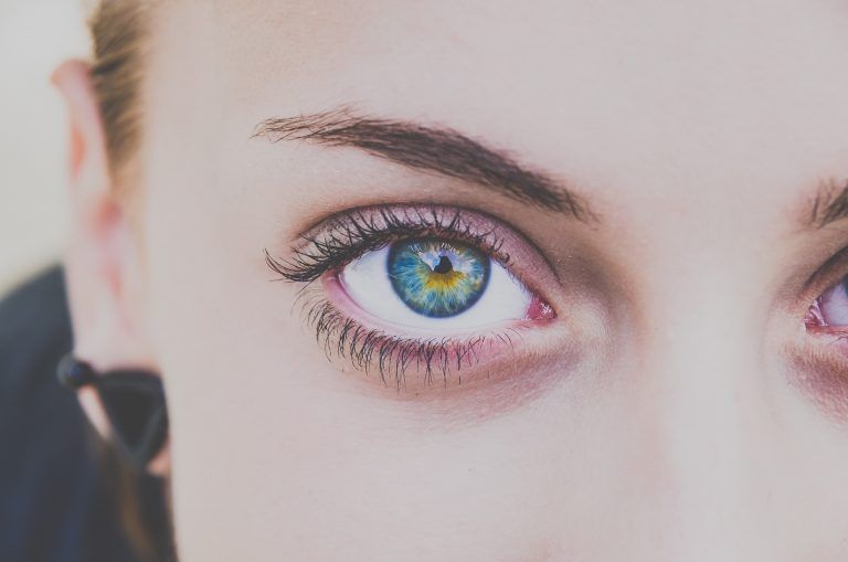HEBE Miracle, el remedio antiedad para eliminar las ojeras y bolsas de los ojos