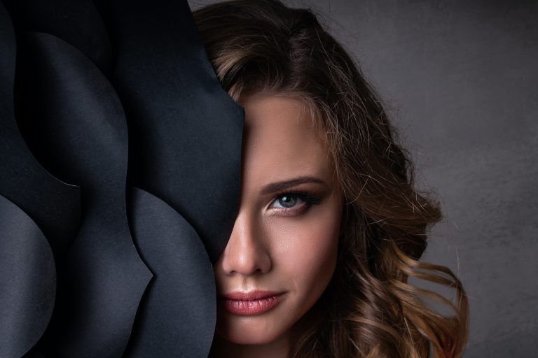 mujer rostro hidratación